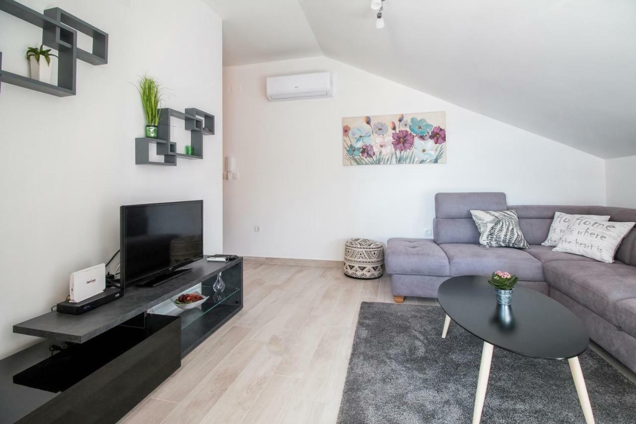 Apartment Hera With Balcony And Free Parking ซาดาร์ ภายนอก รูปภาพ